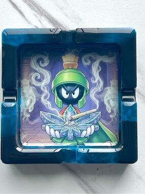Marvin the Martian Ashtray – Retro Looney Tunes Collectible